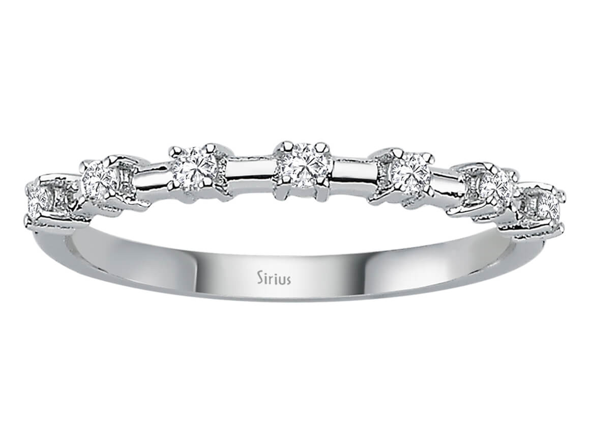 Bague en or blanc avec 7 diamants de laboratoire de 0,14 carat, en or 18 carats – Bijoux haut de gamme de Rosy Lab Diamonds