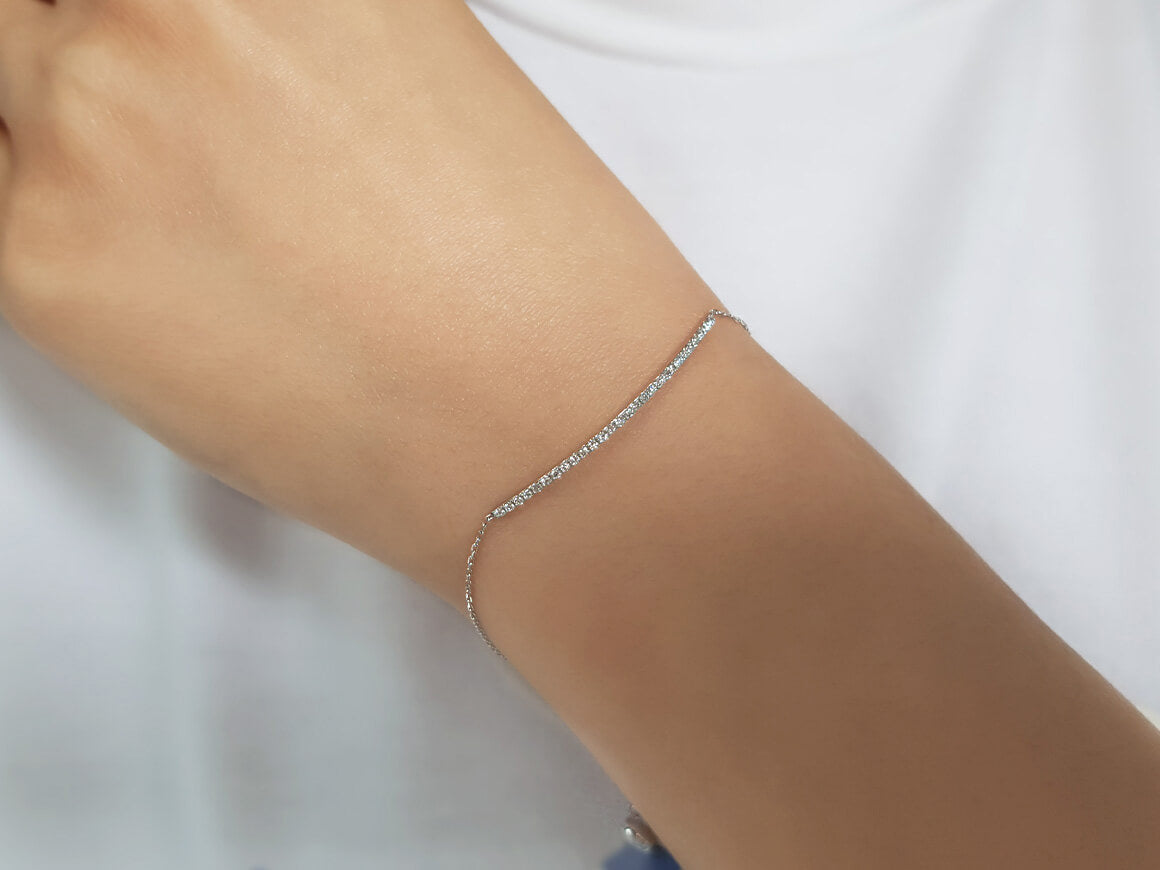 Zartes Su-Yolu Armband mit 28 Diamanten in 14K Weißgold – 0,17 ct