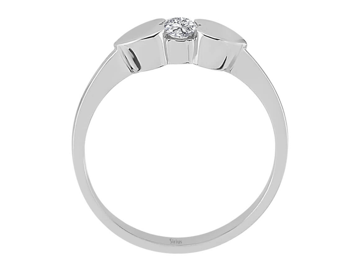 Weißgold Solitärring mit Herzdesign und 1 rund geschliffenem Diamanten – 0,15 ct