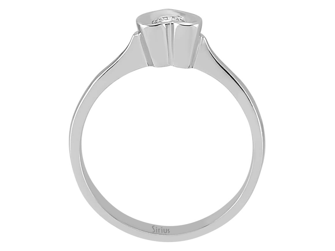 Delicate Solitaire Ring with a 0.10 ct lab-grown diamond in a heart setting made of 14K White Gold – high-quality Jewelry from Rosy Lab Diamonds