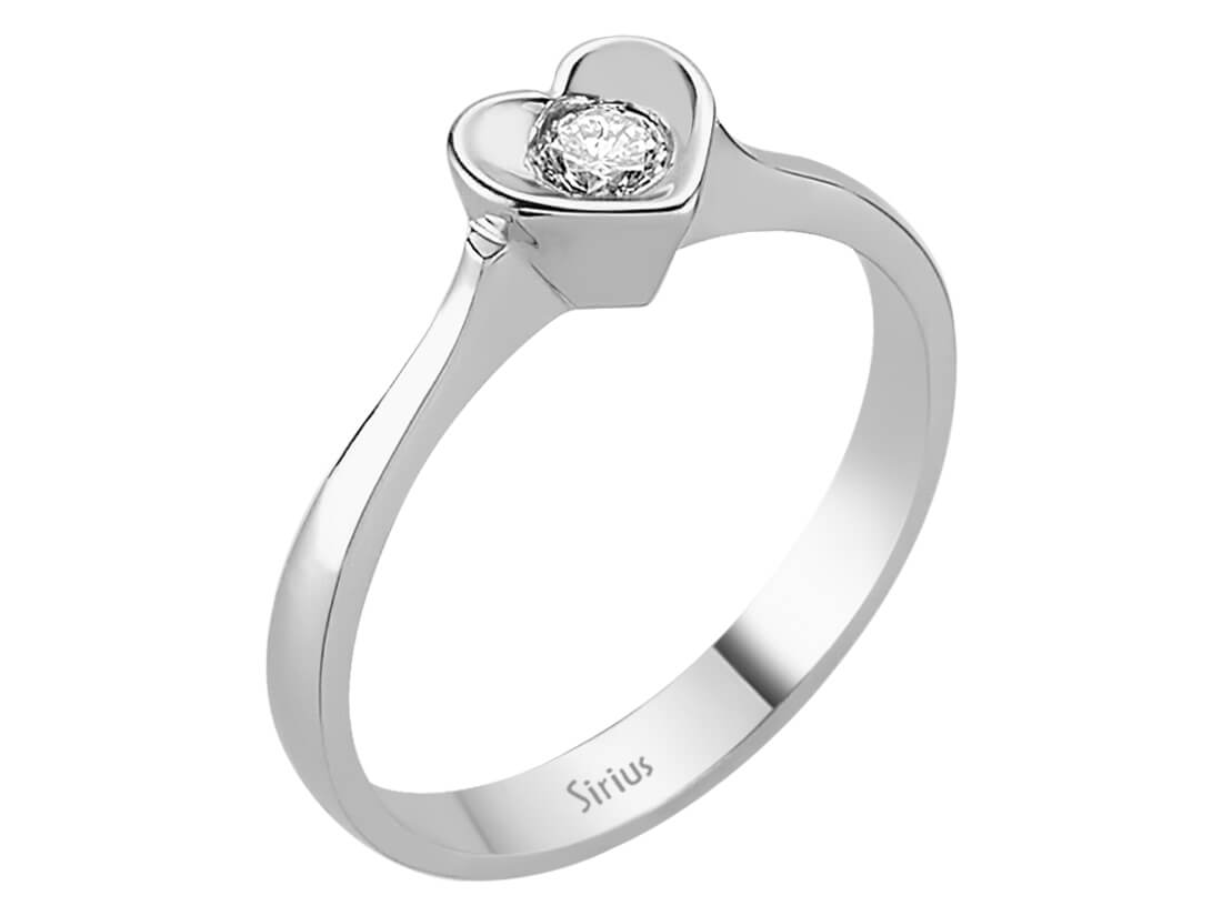 Delicate Solitaire Ring with a 0.10 ct lab-grown diamond in a heart setting made of 14K White Gold – high-quality Jewelry from Rosy Lab Diamonds