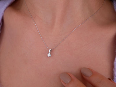 Solitaire diamond necklace – 0.20 ct round cut | 18K white gold