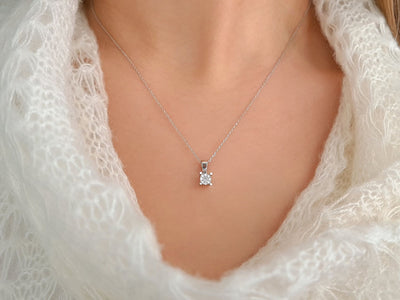 Pendant "Liora" with cluster of lab-grown diamonds in 8K white gold