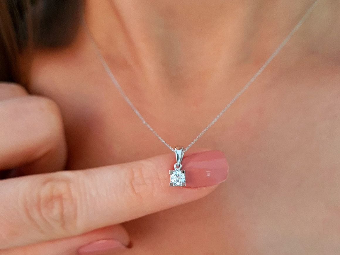 Collier solitaire avec diamant de 0,21 ct | Bijou en Or Blanc 14 K - Bijoux haut de gamme de Rosy Lab Diamonds