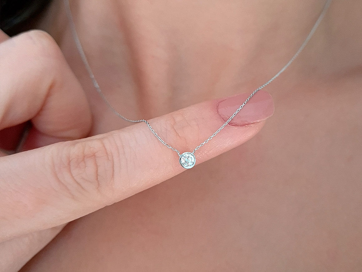 Zarte Halskette mit rundem labordiamant – 0,12 ct in 8K Weißgold