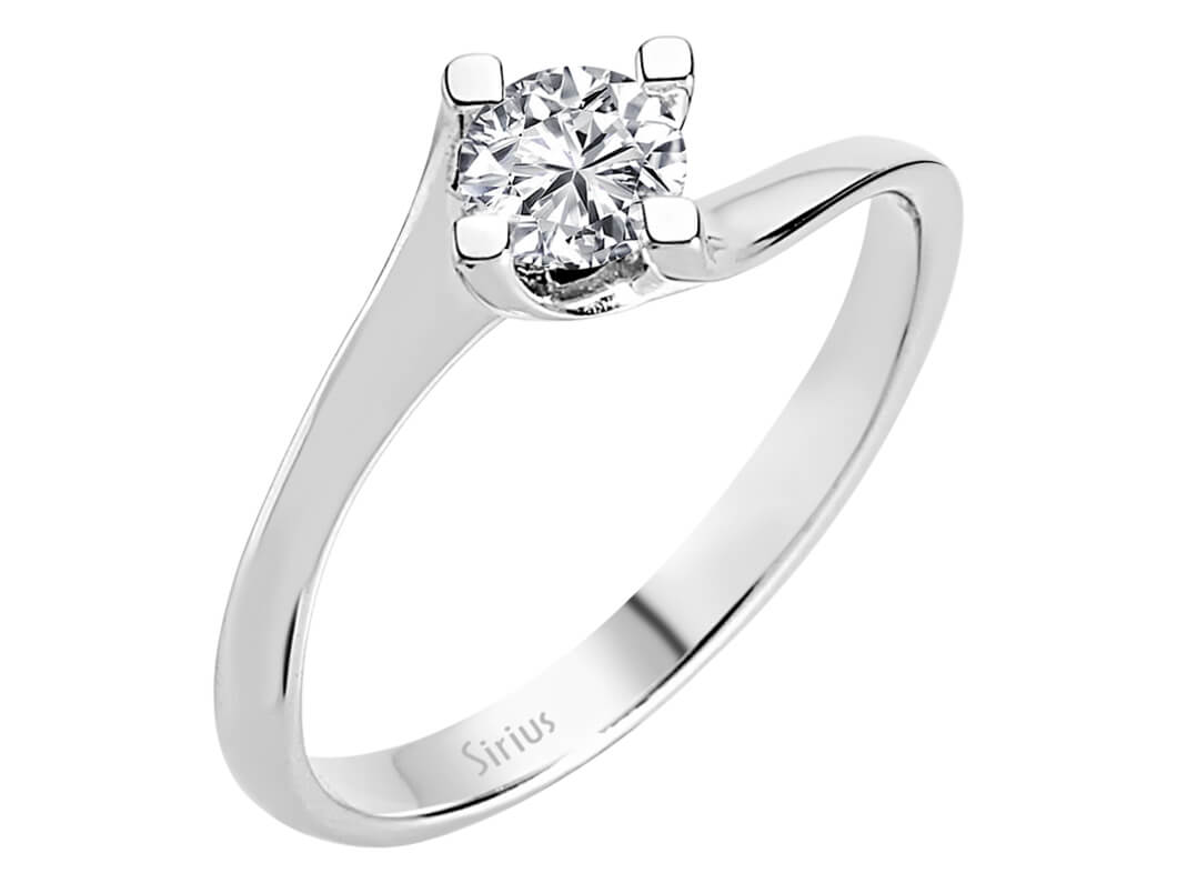 Weißgold Solitärring mit einem lab-grown Diamanten und seitlichen Diamanten