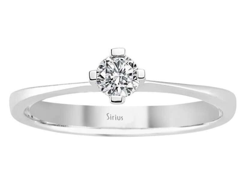 Schlichter Weißgold-Solitär-Ring mit rund geschliffenem Diamanten