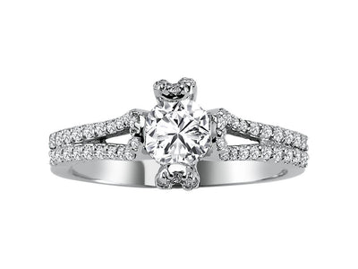Eleganter Halo-Ring mit 0,46 Karat Hauptdiamant und 62 kleineren Diamanten in 14 Karat Weißgold