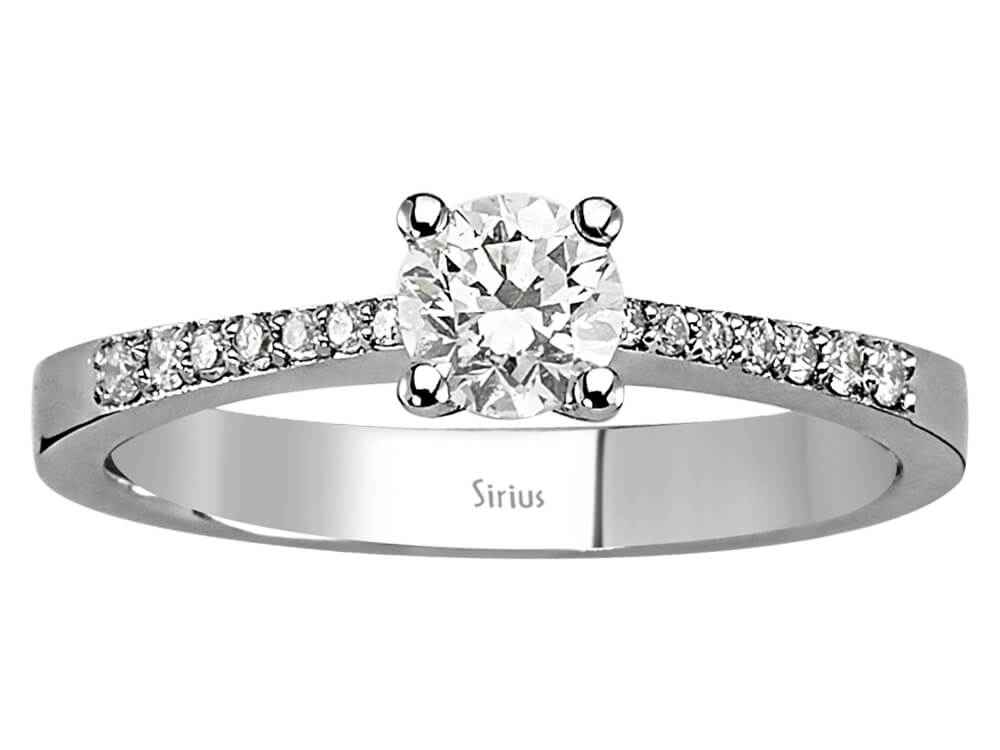 Solitär pırlanta ve 14 yuvarlak pırlantalı Beyaz Altın yüzük - Sürdürülebilir Mücevher - Rosy Lab Diamonds'tan yüksek kaliteli Mücevher