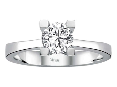 Magnificent solitaire diamond ring made of 14 karat white gold
