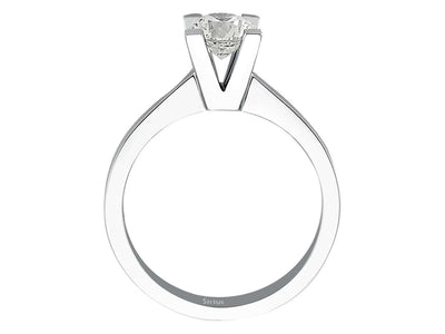 Magnificent solitaire diamond ring made of 14 karat white gold