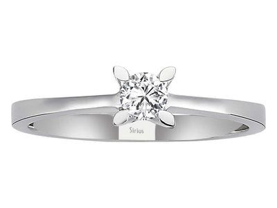 Elegant solitaire diamond ring made of 14 karat white gold