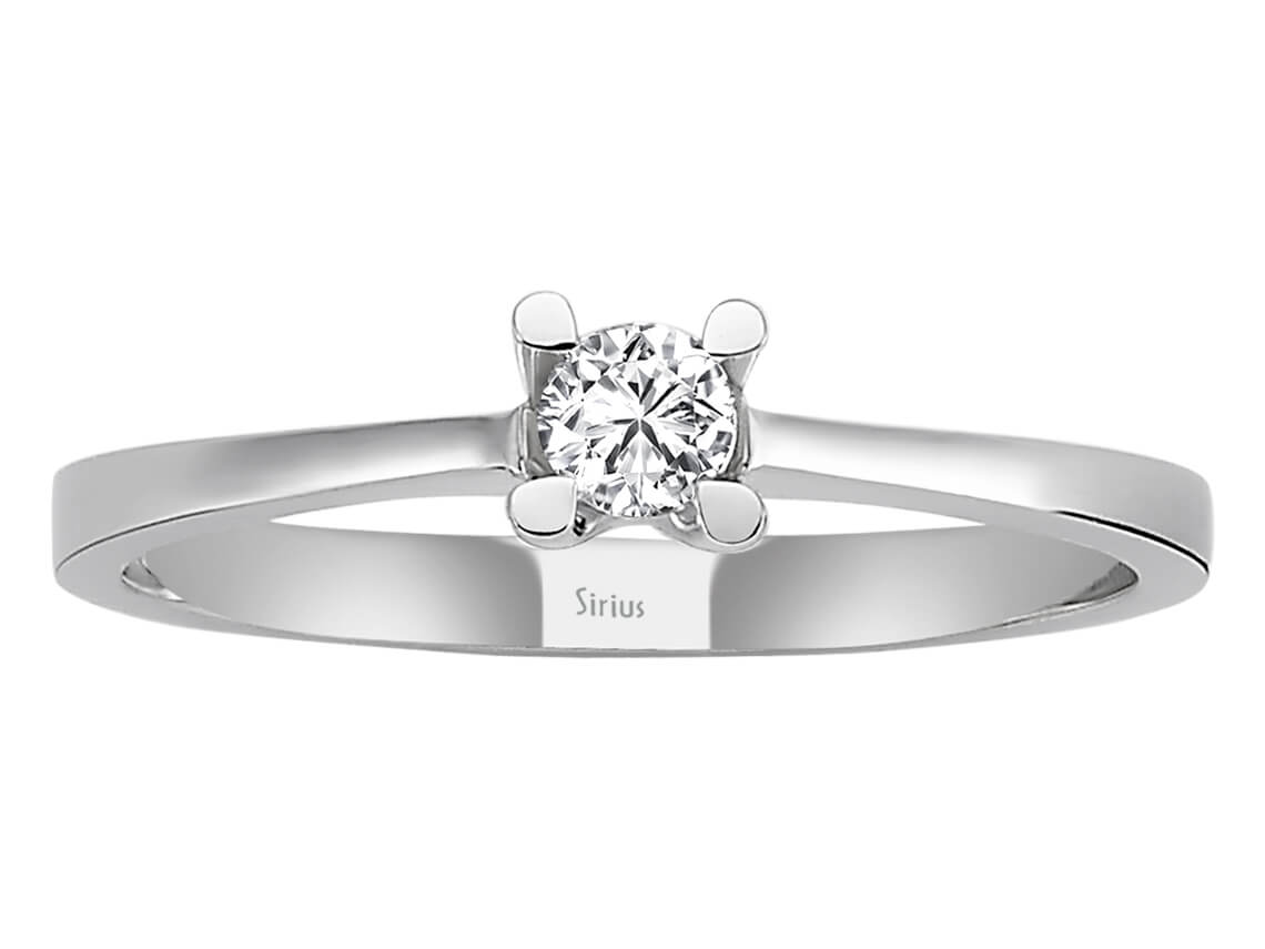Fine solitaire diamond ring made of 18 karat white gold
