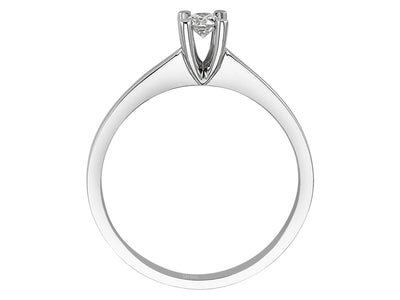 Fine solitaire diamond ring made of 18 karat white gold