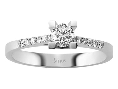 Eleganter Solitärring mit 0,32 ct Diamant & Seitensteinen – 14K Weißgold