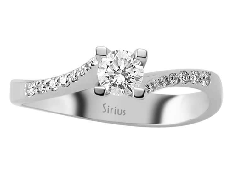 Klassischer Diamantring mit 0,32 ct Solitär & Seitensteinen – 14K Weißgold