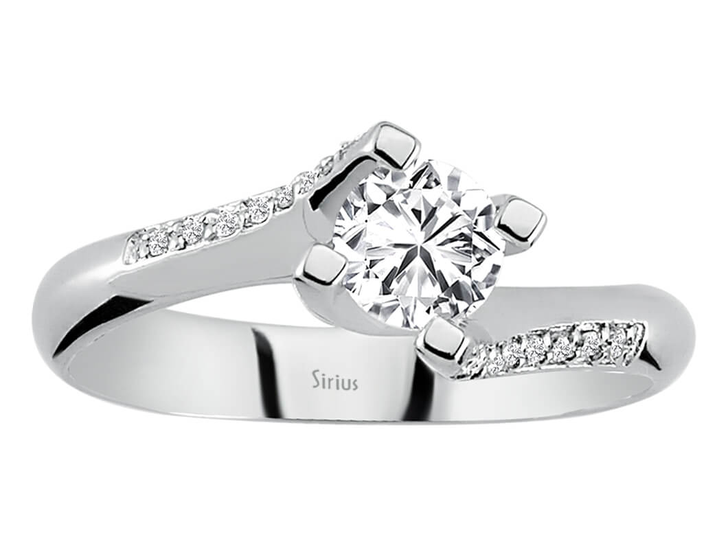 Modern diamond ring with main stone and pavé setting made of 14 karat white gold