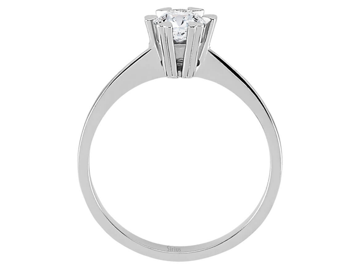 14 Karat White Gold Ring with 1 Round Diamond – 2.30 Grams