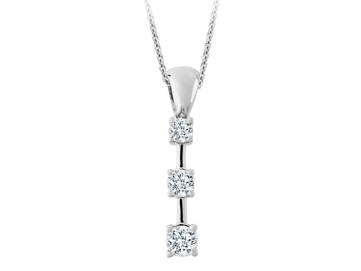 Elegant three-diamond necklace made of 14K white gold (0.62 ct)
