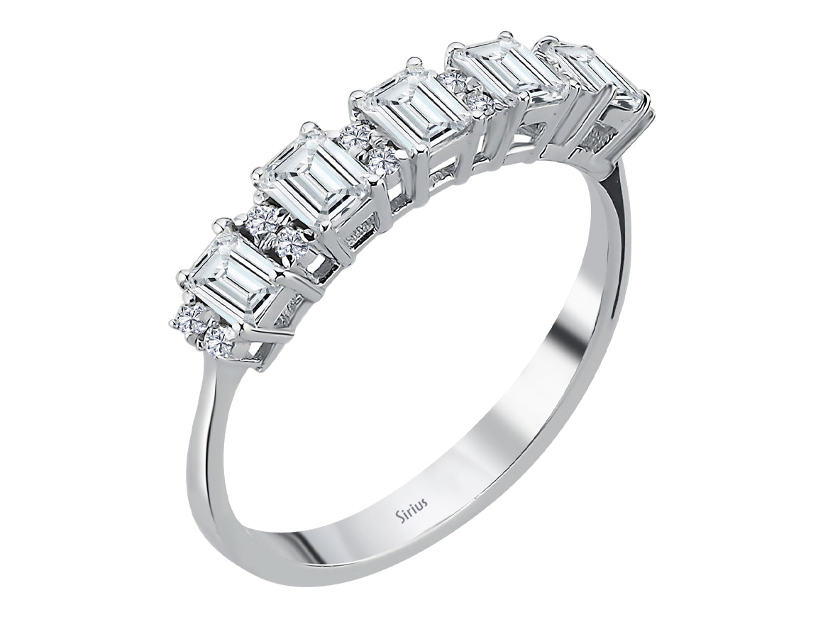 Bague en argent avec topazes blanches baguette et diamants en or blanc 14 carats