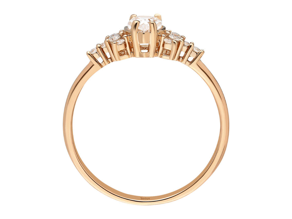 Bague élégante avec diamants de laboratoire et Saphir blanc | Or Rose 14 carats - Bijoux haut de gamme de Rosy Lab Diamonds