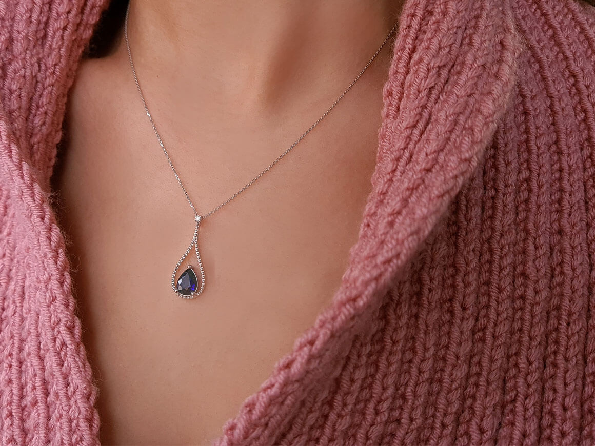 Pırlanta - 1,13 ct - 8K Beyaz Altın ile Safir Damla Kolye - Rosy Lab Diamonds’tan yüksek kaliteli Mücevher