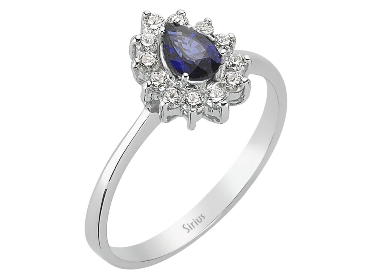 Elegant ring with 12 lab-grown diamonds and 1 pear-shaped Sapphire in 14K White Gold - high-quality Jewelry by Rosy Lab Diamonds