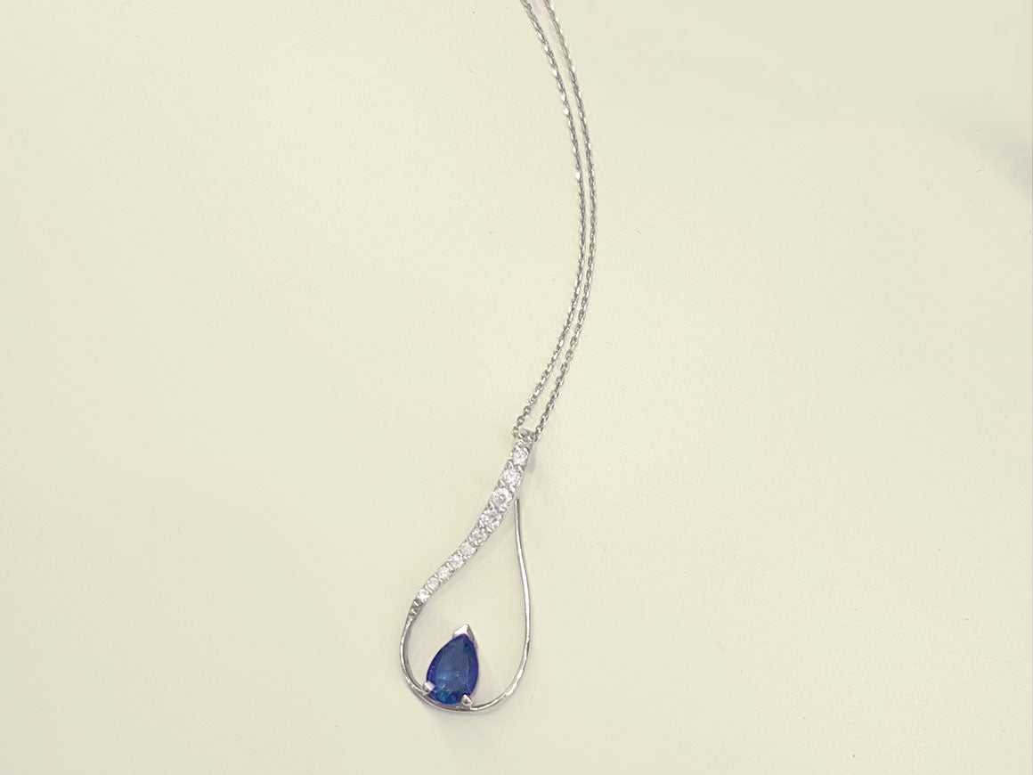 Sapphire Necklace with 11 lab-grown diamonds | Teardrop Shape | 14K Gold - high-quality Jewelry from Rosy Lab Diamonds