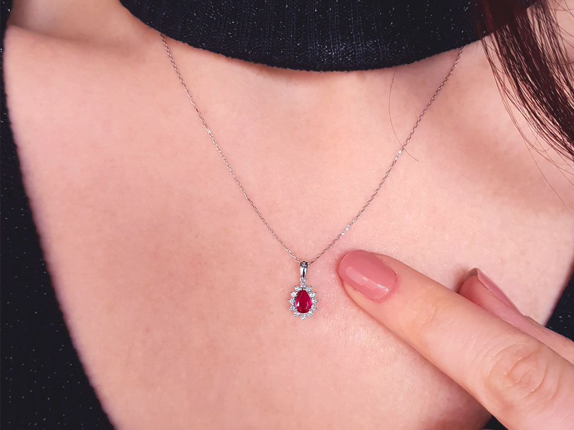 Pendant with drop Yakut and diamonds – 8K white gold