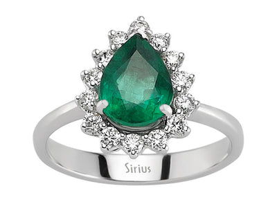 Eleganter Ring mit 14 rund geschliffenen Diamanten und einem tropfenförmigen Smaragd in 14 Karat Weißgold