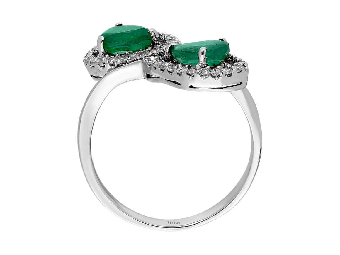 Bague en Or Blanc avec 44 diamants de 0,19 ct et 2 émeraudes en forme de goutte de 1,43 ct – 14 K, 2,55 g – Bijoux haut de gamme de Rosy Lab Diamonds