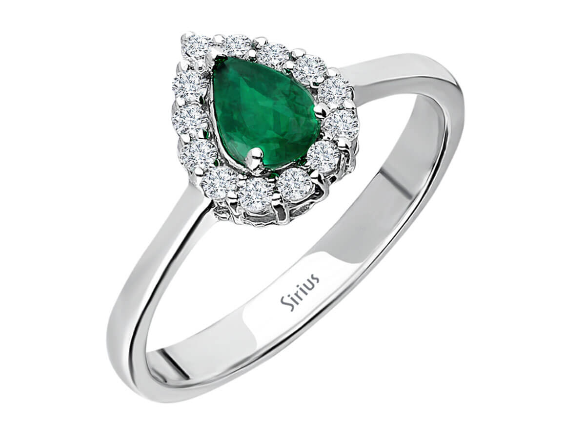 Bague en or blanc avec diamants cultivés en laboratoire et Émeraude en forme de goutte – 14 K, 2,54 g – Bijoux haut de gamme de Rosy Lab Diamonds