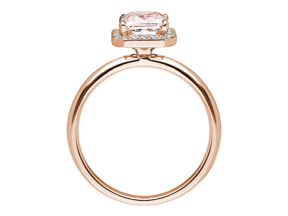 Rose gold ring with 28 diamonds and 1 morganite emerald