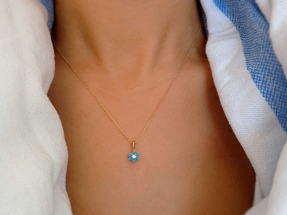 عقد زهور من الفيروز مع ألماسة مخبرية - ذهب وردي عيار 8 قيراط - مجوهرات فاخرة من Rosy Lab Diamonds