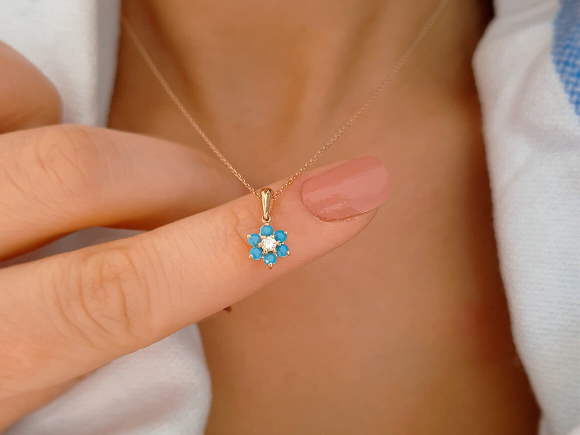 عقد زهور من الفيروز مع ألماسة مخبرية - ذهب وردي عيار 8 قيراط - مجوهرات فاخرة من Rosy Lab Diamonds
