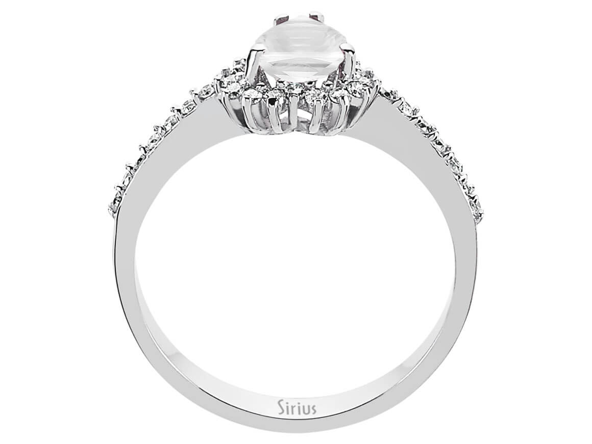 Herzförmiger Weißer Topas Ring mit Laborgezüchteten Diamanten in Weißgold | Romantischer Schmuck - hochwertiger Schmuck von Rosy Lab Diamonds