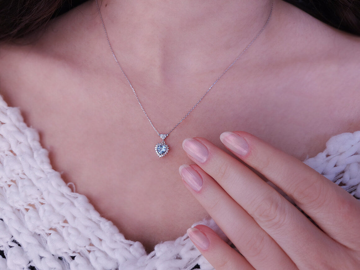 Heart pendant with blue Topaz & diamonds | 14K White Gold | 15P0068 - high-quality Jewelry from Rosy Lab Diamonds