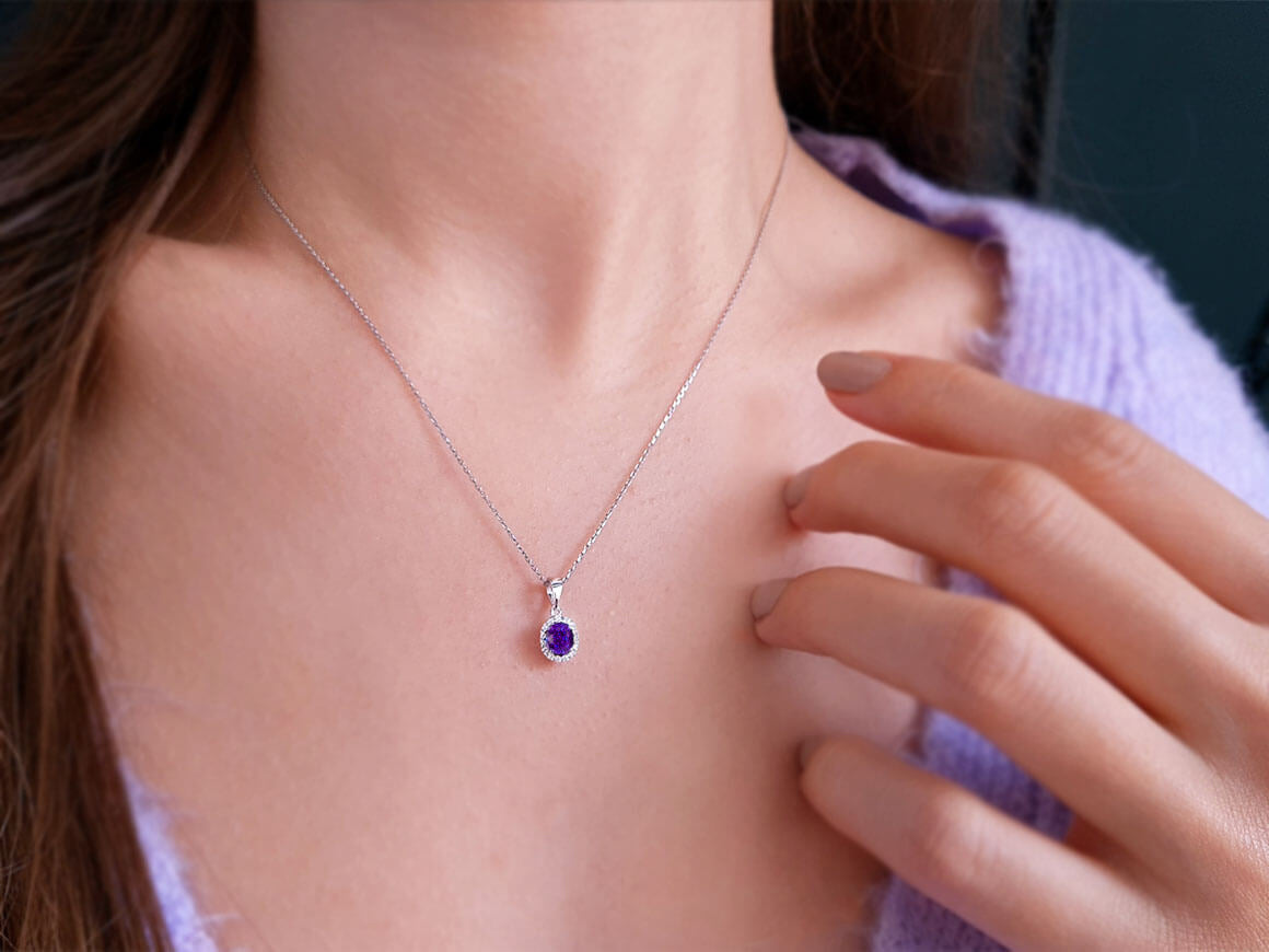 قلادة من الجمشت والماس المزروع في المختبر - ذهب أبيض عيار 8 قيراطًا - مجوهرات فاخرة من Rosy Lab Diamonds