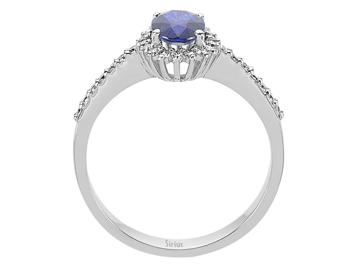 Weißgoldring mit Ovalem Saphir und Anturage aus Labordiamanten