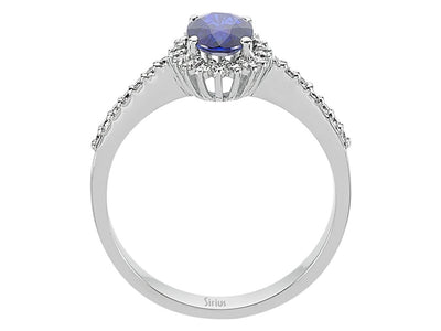 Weißgoldring mit Ovalem Saphir und Anturage aus Labordiamanten