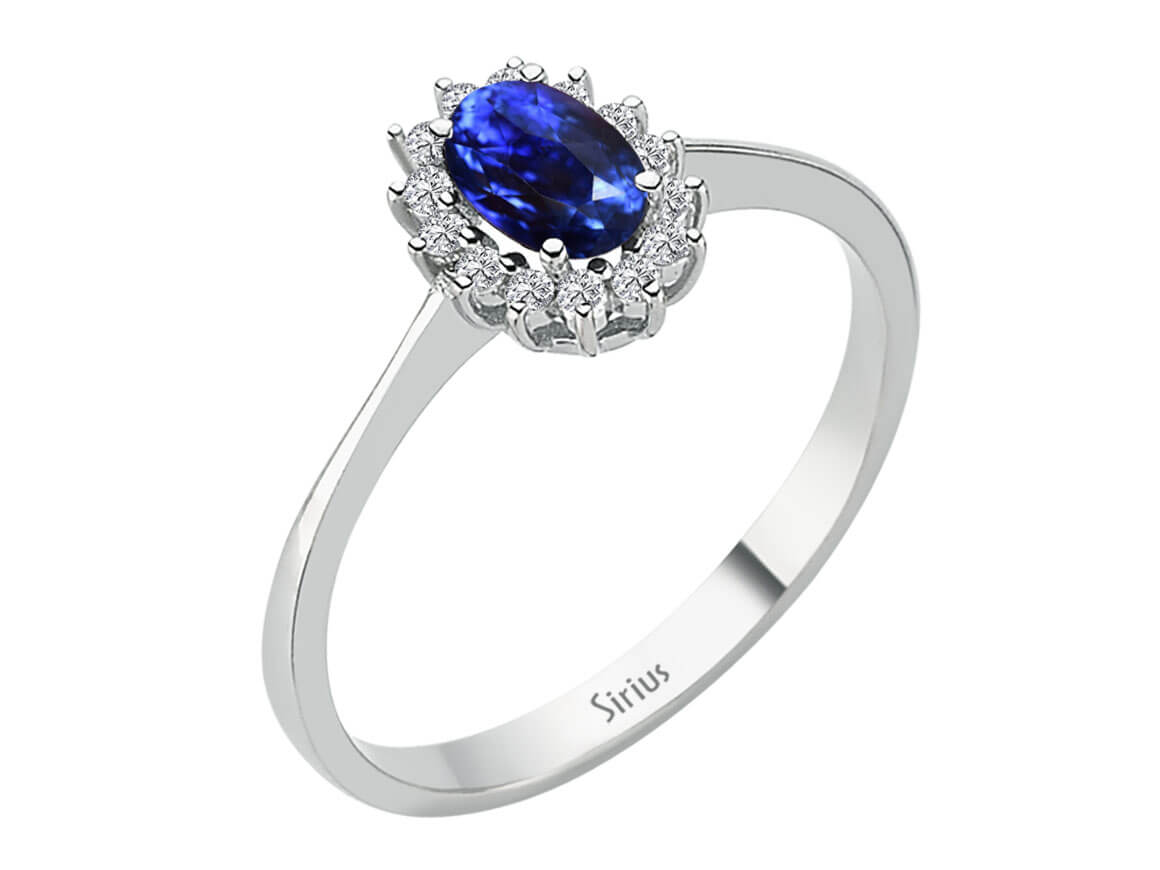 Anturage-Ring aus 8K Weißgold mit ovalem Saphir und Labor-Diamanten – 0,66 ct