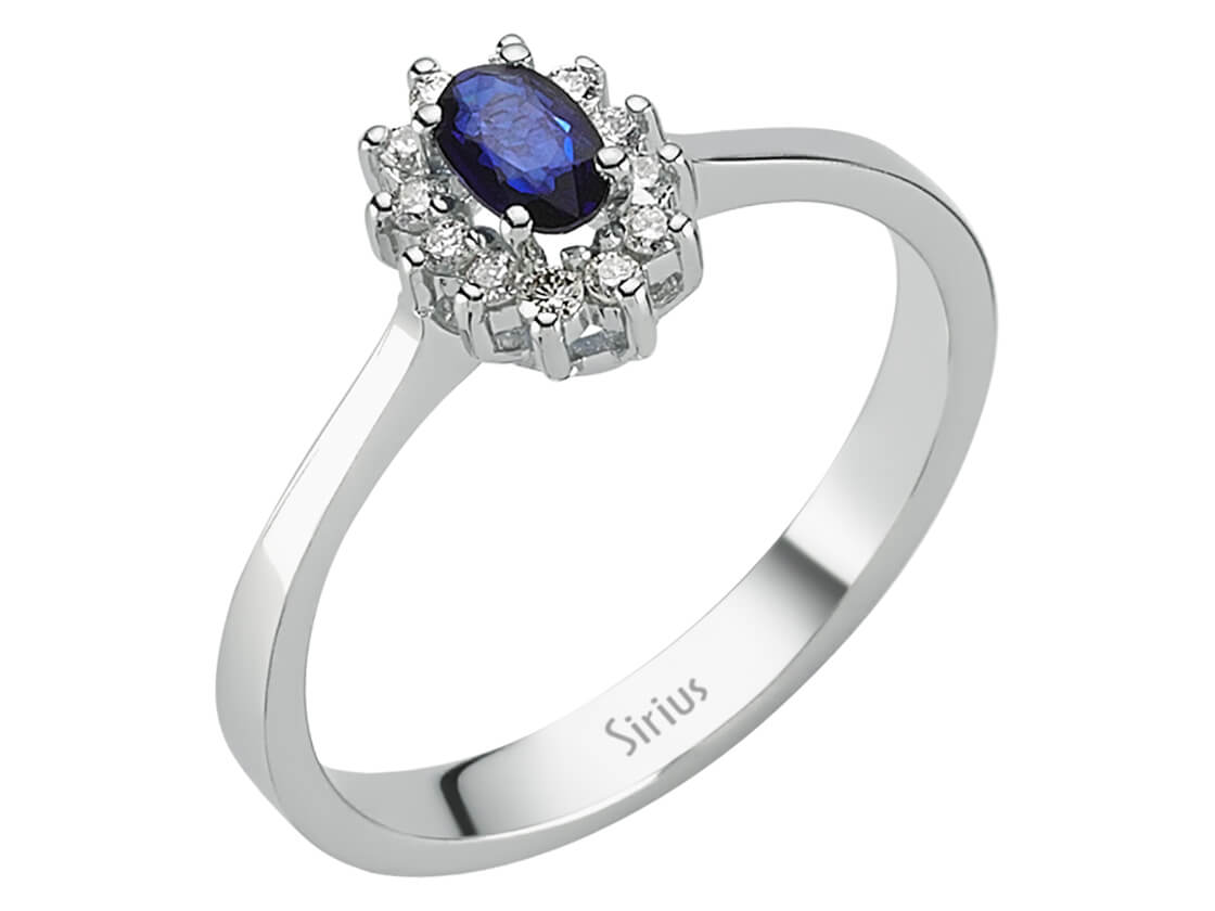 Eleganter Ring aus 8K Weißgold mit ovalem Saphir und natürlichen Diamanten – 23R0055
