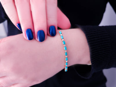 Schnurarmband mit 9 ovalen Türkisen & 10 lab-grown Diamanten in 14K Roségold