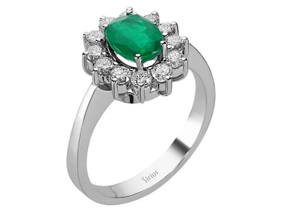 Eleganter Ring mit 1,50 ct ovalem Smaragd und 12 rund geschliffenen laborgezüchteten Diamanten in 14K Weißgold