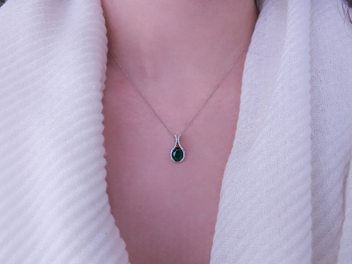 14K Beyaz Altın Oval Zümrüt ve Pırlantalı Kolye Ucu - 07P0036 - Rosy Lab Diamonds'tan yüksek kaliteli Mücevher