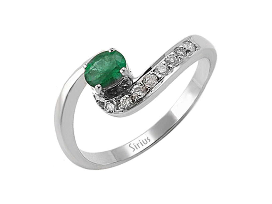Elegant ring with a 0.28-carat oval Emerald and 8 lab-grown diamonds in 8K White Gold – high-quality Jewelry from Rosy Lab Diamonds