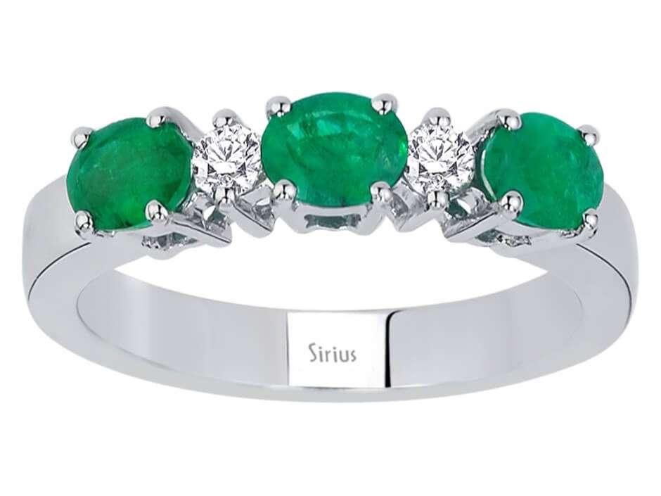 Weißgoldring mit 3 ovalen Smaragden & 2 Labordiamanten – Modell 04R0330