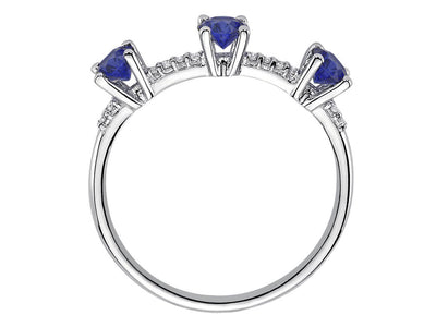 Feiner Ring mit Saphiren und Diamanten aus 8K Weißgold (0,69 ct Saphir)