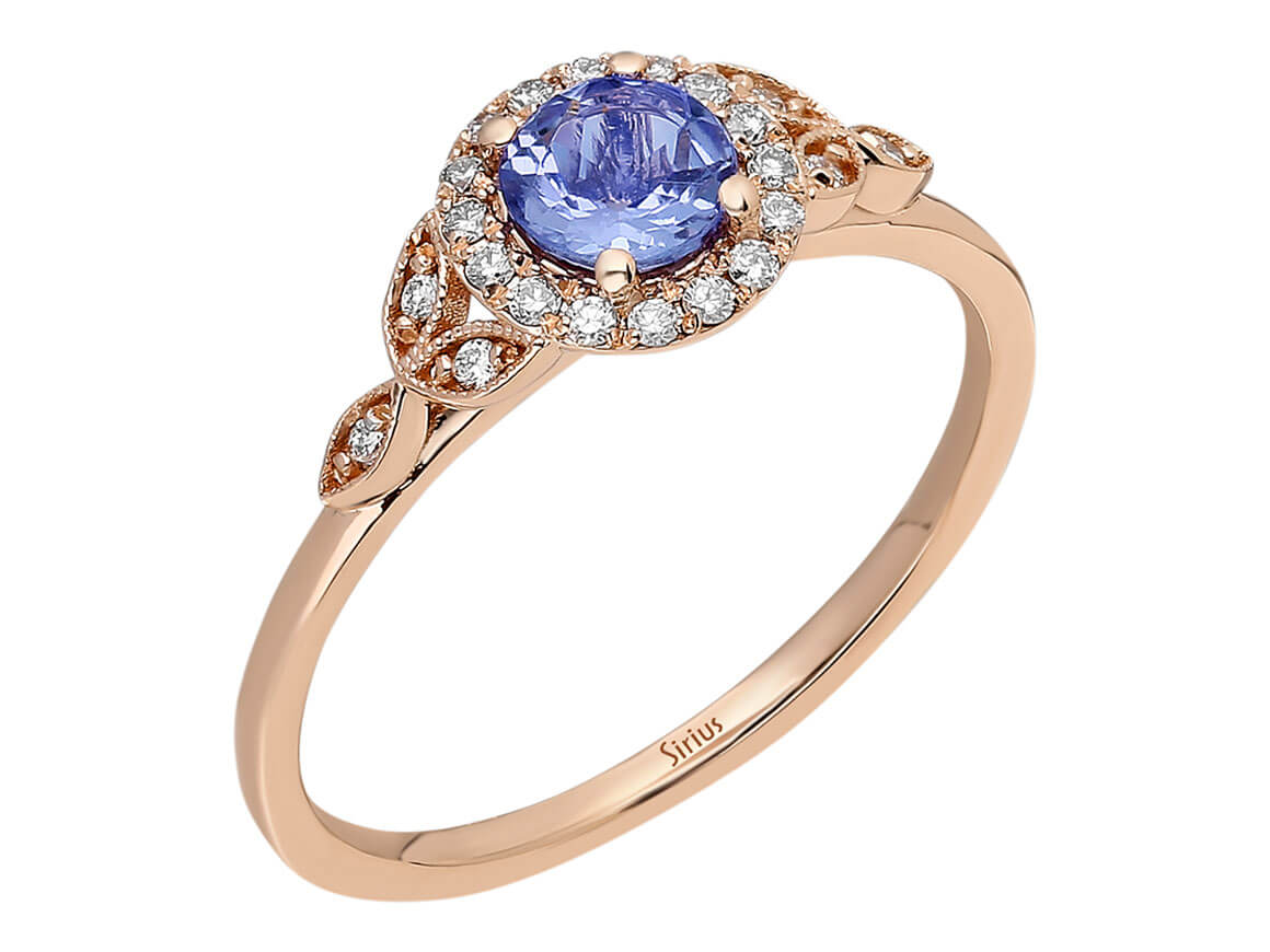 Rose gold ring with tanzanite and diamonds
