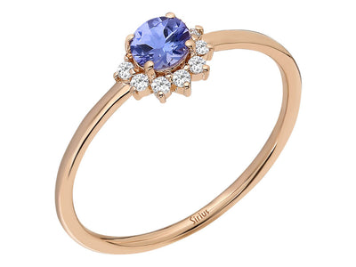 Rose gold ring with tanzanite and diamond setting